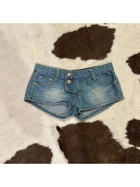 d.i.a MG Low-Rise Light Wash Denim Micro Shorts